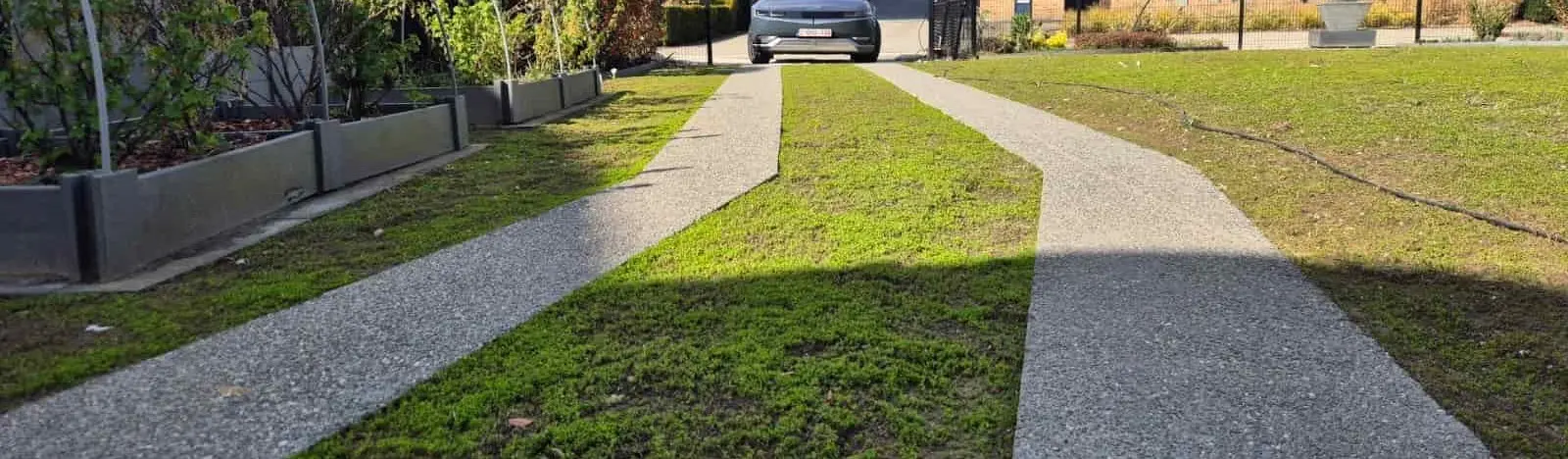 Karrensporen in de tuin