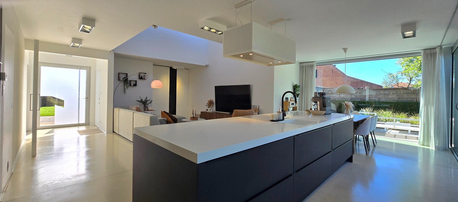 Open keuken en zithoek — woning in Lummen