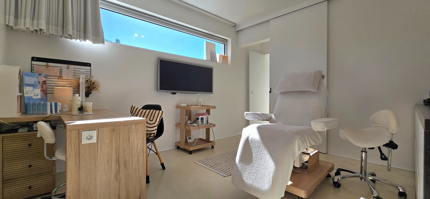 Praktijkruimte interieur — woning in Lummen