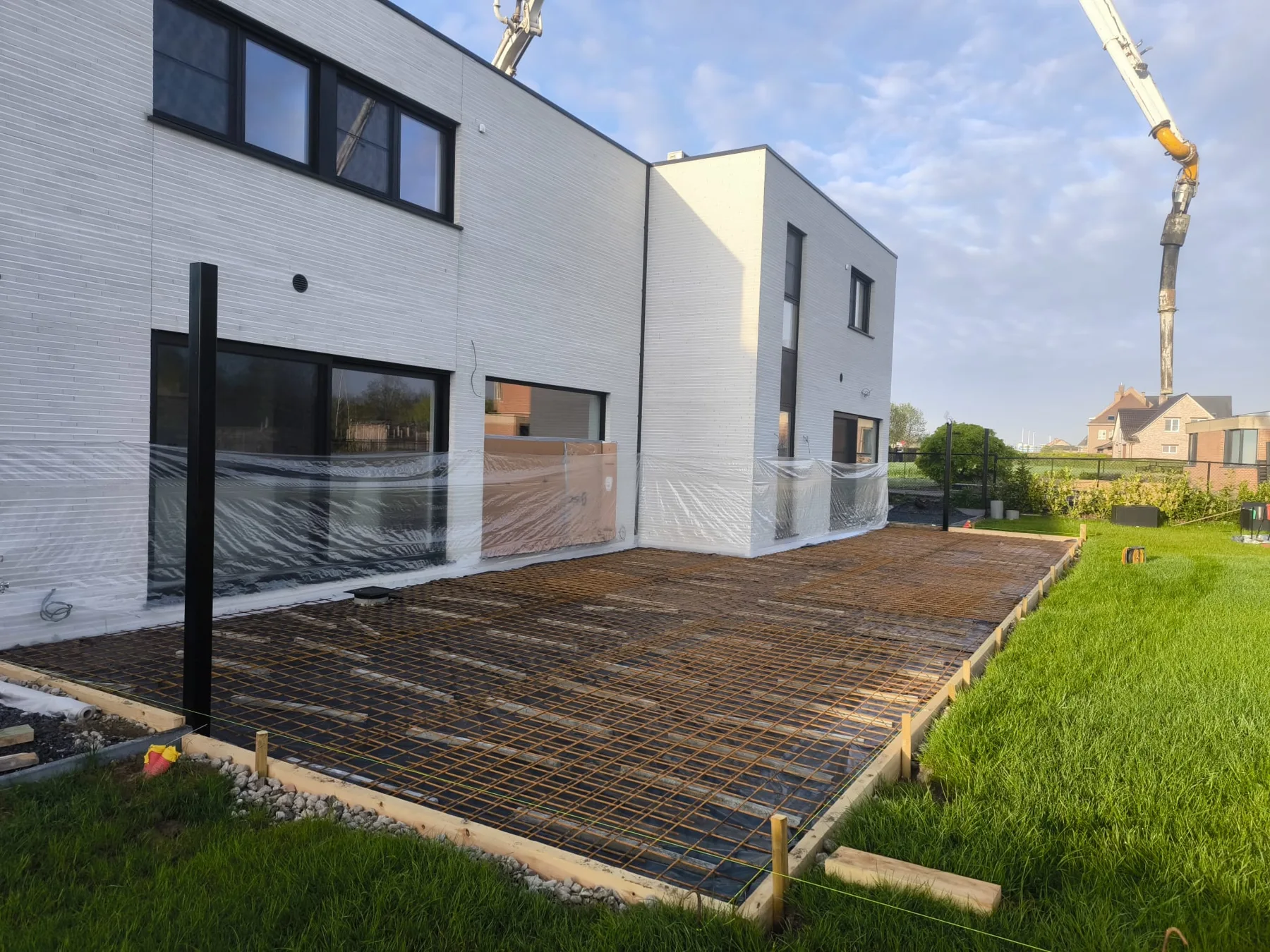 Bekisting en wapening voor het storten van een terras
