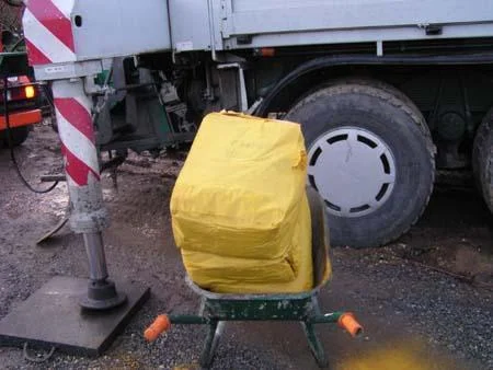 Materiaal voor de kleurkeuze bij de aanleg van het zandkleurige tuinpad