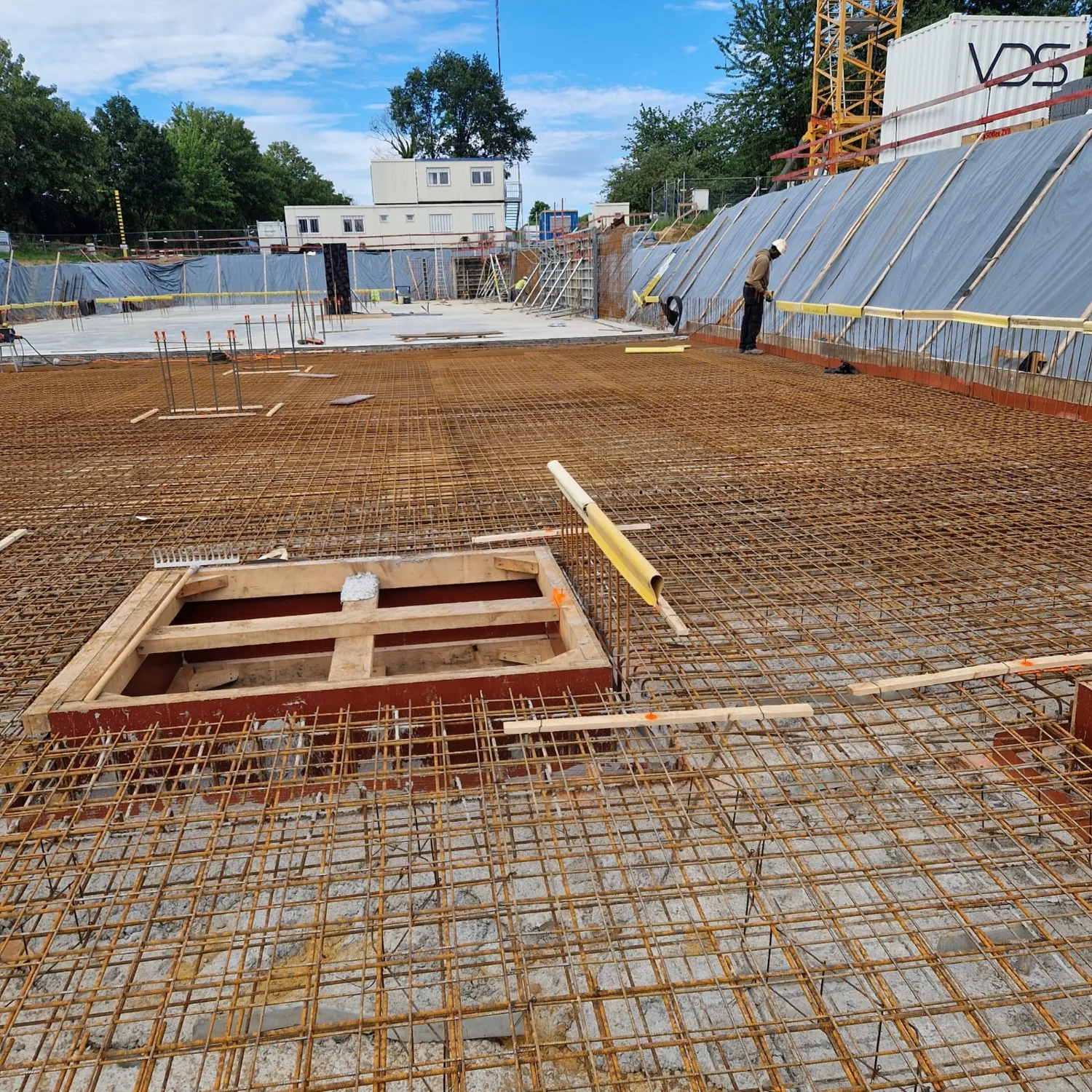 Detail van de wapening en uitsparing voor de keldervloer
